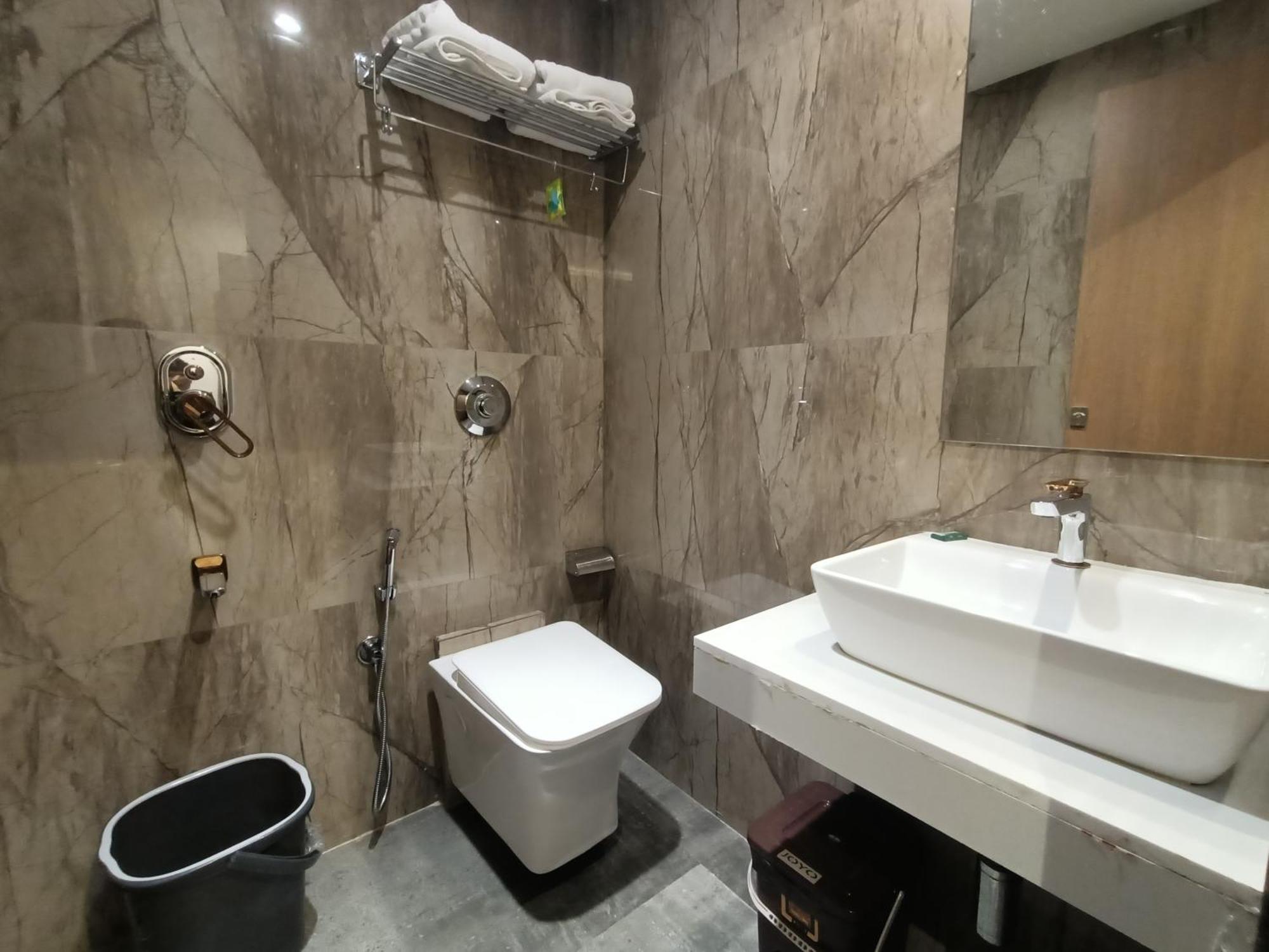 Hotel Beverly Palace Santacruz - Near Bkc - Mumbai Airport T1 Esterno foto